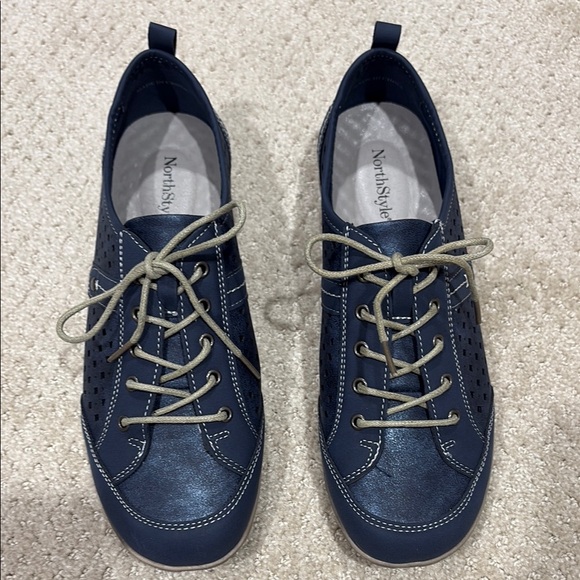 NorthStyle shoes worn once - Picture 1 of 5